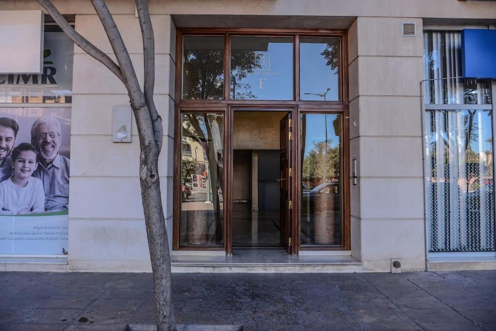 Appartamento Beautiful, Great Equipped 122 M Near Majorelle Garden And Gueliz With Pool Views And A Large Balcony And Terrace